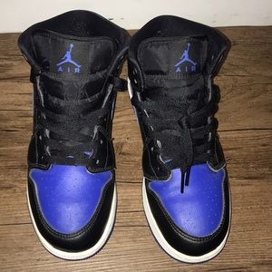 Jordan 1 mid royal